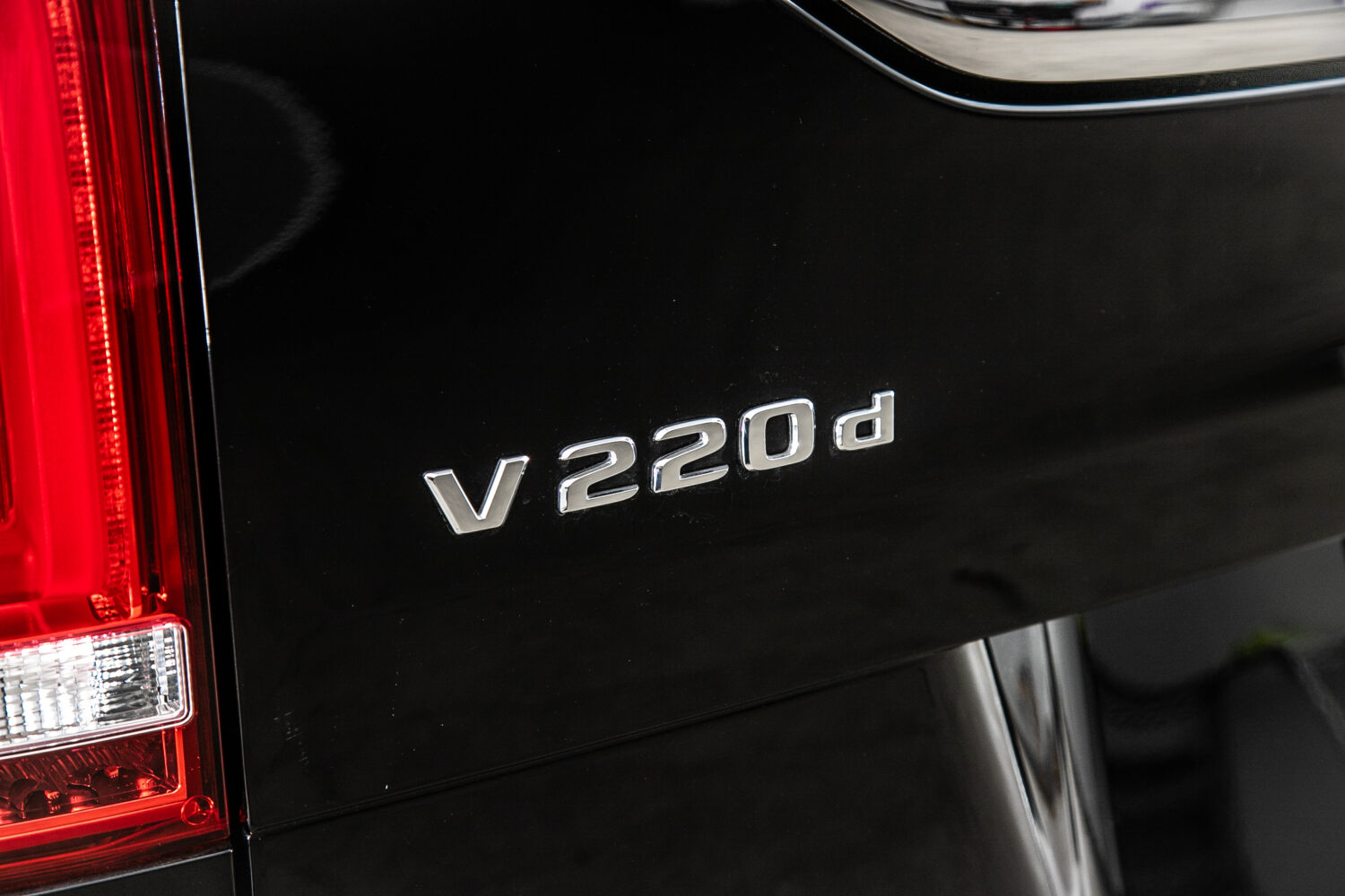 V220d アバンギャルド EXロング ブラックスイート ディーゼル ターボ