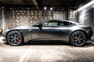 DB11 V8 左H