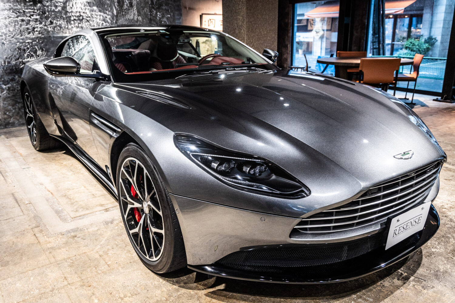 DB11 V8 左H