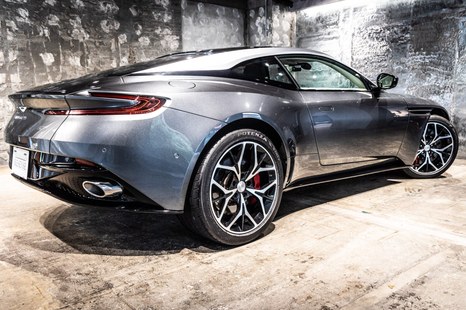 DB11 V8 左H