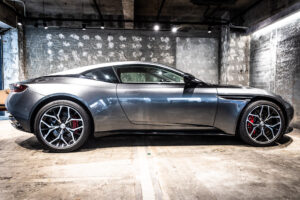 DB11 V8 左H