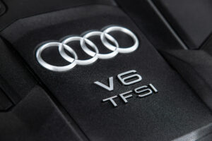 A8 55TFSI クワトロ 4WD