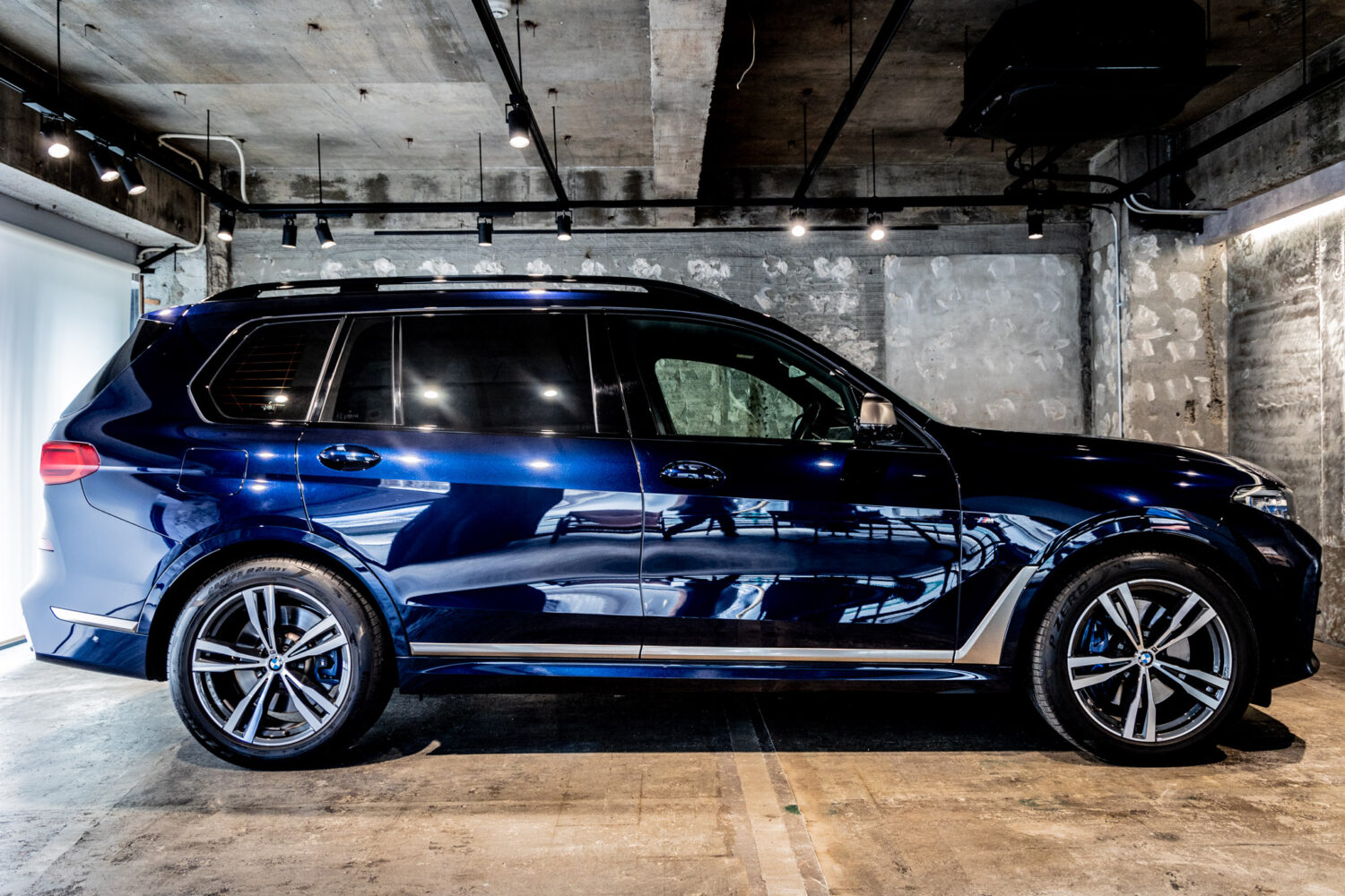 X7 M50i 4WD