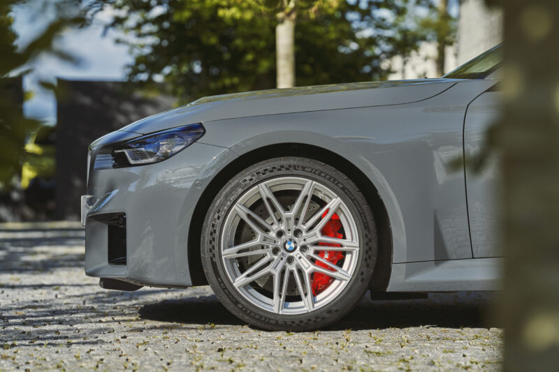 新型BMW M2クーペ　MTも選択可　3リッター直6から480psを絞り出す